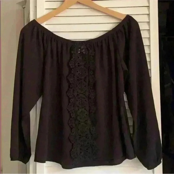 A’gaci Black Off-Shoulder Blouse - Picture 2 of 2